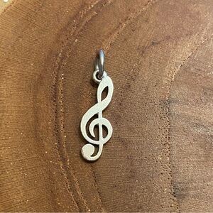 RETIRED James Avery Treble Clef Charm, Sterling Silver 🎼